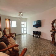 1er piso de casa biplanta de 2/4 , 1 baño, terraza techada en el reparto Sevillano , detrás de villa Marista - Img 45342638