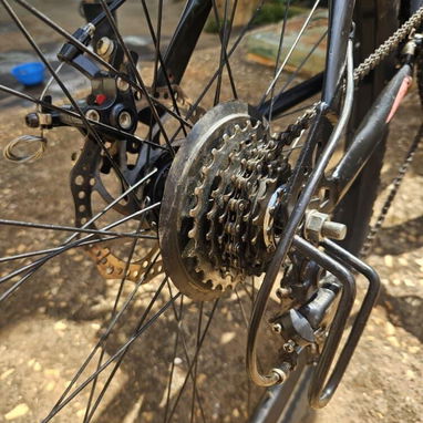 Bicicleta 29 como nueva único detalle el asiento rasgado todo lo demás funciona al 100 - Img 122221196