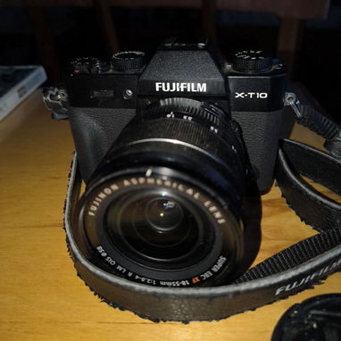 cámara Reflex Fujifilm X-T10 + objetivo Fujinon 18-55mm, 630 USD o equivalente, Vedado - 3/6