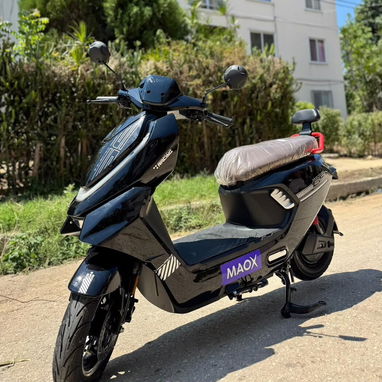 `🛵 𝐌𝐎𝐓𝐎 electrica QS MAOX 🛵`  ⚙️𝐄𝐒𝐏𝐄𝐂𝐈𝐅𝐈𝐂𝐀𝐂𝐈𝐎𝐍𝐄𝐒 • 1500 Wats• ⁠60 Volt• ⁠60ah • ⁠Autonomía de 125 - 2/5