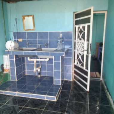 SE VENDE PROPIEDAD DE DOS NIVELES EN DIEZ DE OCTUBRE - 8/10