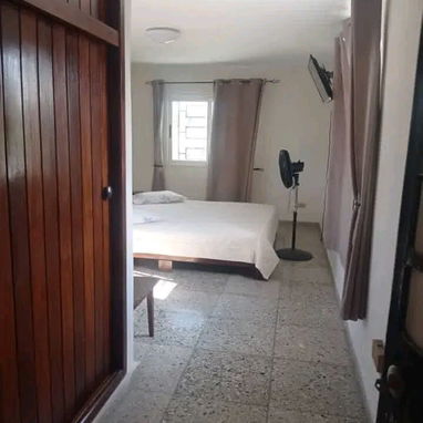 CASA INDEPENDIENTE 🏡🏡🏡  5ta avenida Cercana a la Marina Hemingway - Img 121181807