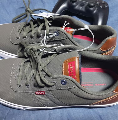 Vendo tenis marca Levis originales #45 new OKm comunicar al 53004023 - Img 86988796