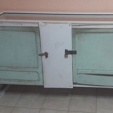Vendo vidriera ó mostrador..150 usd ó al cambio - Img 121744306
