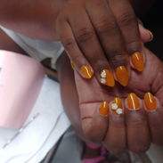 Servicio de manicura y pedicura - Img 57763861