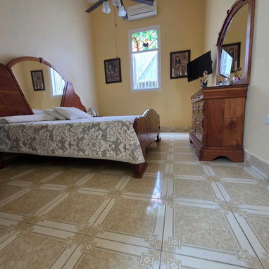 PLAYA, CASA INDEPENDIENTE PROPETARIOS ANTES DE LA REVOLUCIÓN, ÓPTIMO ESTADO,  4 HABITACIONES, 2 BAÑOS, GARAJE - Img 125337439