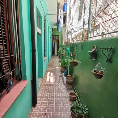 Se vende casa de 3 habitaciones en el vedado - Img 124066344