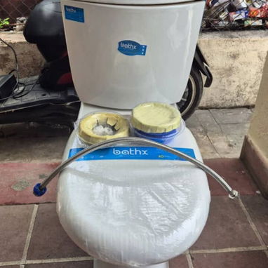 Juegos de baños completos y tasa tanque de descarga al piso y a la pared con los herrajes inportados - 7/10