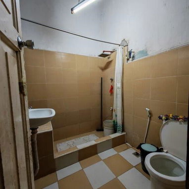 Centro Habana:San Miguel,a una cuadra de la EGREM a 3 Cuadras de Galiano,Casa Colonial,Aprox 100 m2,Puerta Calle,3/4,2Ba - 6/7