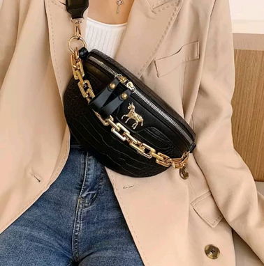 Cartera o Bolso negro con asa y cadena - Img 96449678