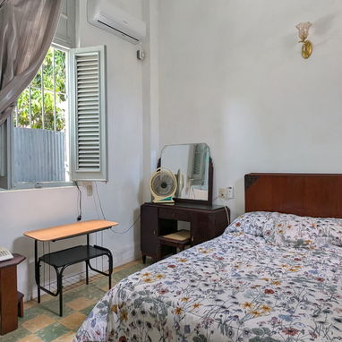 APTO A EXTRANJEROS DE 1 HAB CON BAñO Y COCINA EN MUNICIPIO PLAYA, LA HABANA 31 Y 42. WhatsApp 5 - Img 122088119