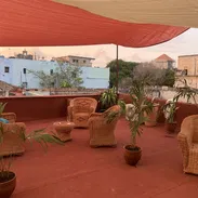 Rento casa entera de 5 cuartos con balcon y terraza a pasos de la Plaza Vieja - Img 55115161