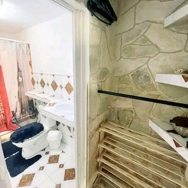 🏠 Casa De Renta En Guanabo Con Piscina. 👥 Capacidad para 4 personas. ❄️ Climatización asegurada. 📱+5355284821 - 5/8