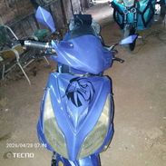 Moto eléctrica águila  con batería Yoazaki 72v35a caja votol 50 , sistema de alarma nueva con chapa y circulación . - Img 55131422
