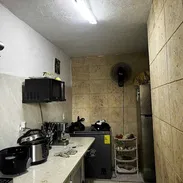 *107🏡Se vende Apto en Boyeros [ Rpto Murgoba ] en un 5to piso*  😎*Consta de : 2/4, sala, comedor, cocina, patio traser - Img 55631811