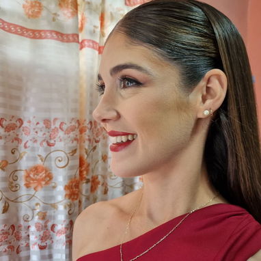 Servicio de maquillaje y peinado - Img 126423628