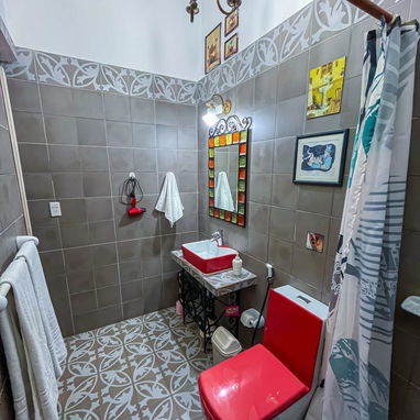 🏡 Renta de Apartamento En La Habana Vieja. 💵 Precio por habitación: 30 usd. 📞 Reservas: +5363170269 - 7/10