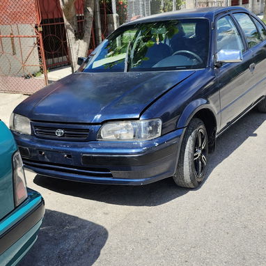 Se vende Toyota  tercen interesados llamar al número 54316996 - 4/7