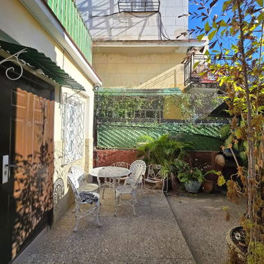 🏡✨ ¡CASA EN VENTA CON JARDÍN Y GARAJE! ✨🏡 - 10/10