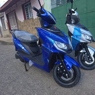SE VENDE 🛵 Motos Kvitova modelo pla 51🛵`• 1000w - 60v - 20ah • ⁠batería de litio - 2/3