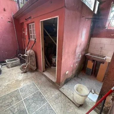 🏡 Casa en venta – Marianao 3 pisos, céntrica y con terraza - Img 115853900