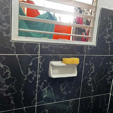 🏠 Apartamento en venta en Boyeros. Se deja con 2 split, cama personal y calentador de agua. Tiene 2 habitaciones - Img 122609471