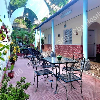 RENTA hostal colonial de 3 habitaciones con Qba Hostin 360 en CIENFUEGOS. - 7/10