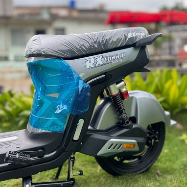 `🛵 𝐁𝐈𝐂𝐈𝐌𝐎𝐓𝐎 RX COMBAT 🛵`  ⚙️𝐄𝐒𝐏𝐄𝐂𝐈𝐅𝐈𝐂𝐀𝐂𝐈𝐎𝐍𝐄𝐒 • 3000w - 72v - 45 ah • ⁠batería de litio antiexp - 5/10
