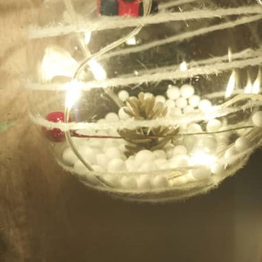 Cadenas de luces de 4m. Tiene bolas y Forma de muñeco de nieve y tiene un solo tono de luz pero en 3 posiciones - 4/8