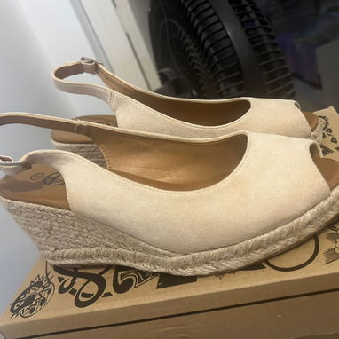 Cuñas/plataformas de mujer, num 38 y 39. Santos Suarez. Llamar 52866961 - Img 122519008