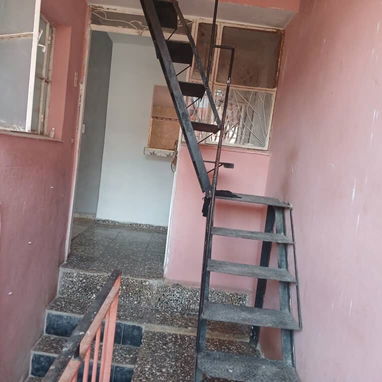 Se vende casa en alto totalmente independiente - 3/10