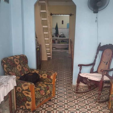_CASA puerta 🚪 calle (5 escalones de la acera) de 2 niveles ( Placa intermedia )_ - Img 120053770