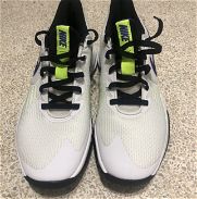 Tennis Nike talla 7, 26 cms nuevos 60.00 usd - Img 45946620