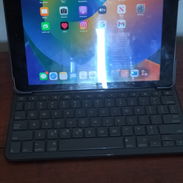 Ipad 5 con cover y teclado Logitech. 58298519 - Img 56136235