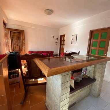 🚨Vendo casa 🏠en :  💵: $9000 (🧏🏻‍♂️🚨Se vende con todo adentro🧏🏻‍♂️)  📍La Habana, Marianao Ave 37 - 9/10