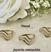 Variedad de anillos de oro para mujer y rosetas para hombres - Img 49308197