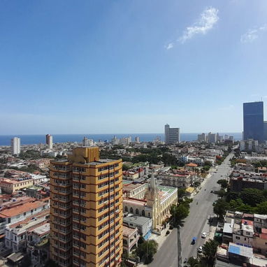 Hermoso apartamento en el edificio Hermanas Giral en la Venida 23 del Vedado. - Img 124769965