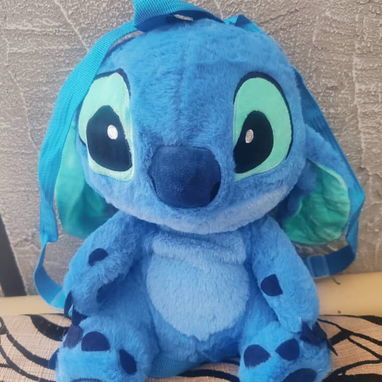 Mochilas. Lo único q trae para meter cosas es la cabeza. Lo otro es peluche 💓  Precio: 10usd - 2/2