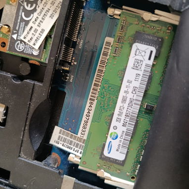 Laptop HP Notebook 2000 | De uso | Funcional | Con detalles -- 10000 CUP - Img 116638067