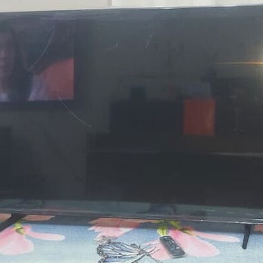 HISENSE 55" PARA PIEZAS. NUEVO, PANTALLA DAÑANA EN LA TRANSPORTACION - 2/3