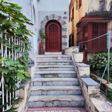 Renta de casa por noches en el Vedado Alquiler por tiempo indefinido en el Vedado. Renta de casa con respaldo energético - Img 116838819