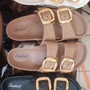 Sandalias engomadas - Img 56020487