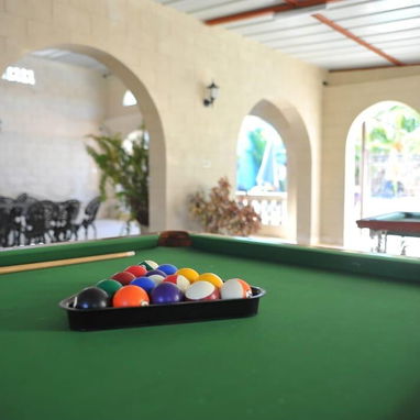 Alquiler de casa en la playa con piscina en Guanabo. Casa de renta en la playa a 8 cuadras del mar con piscina - Img 120967479