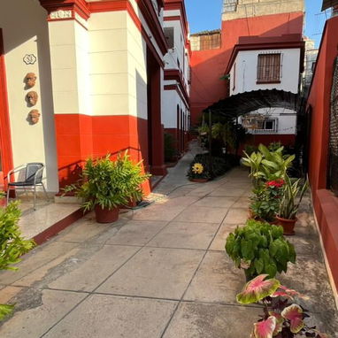 RENTA CASA EN EL VEDADO , CERCA DEL HOTEL HABANA LIBRE+53 52463651 💯 Y - Img 111183903