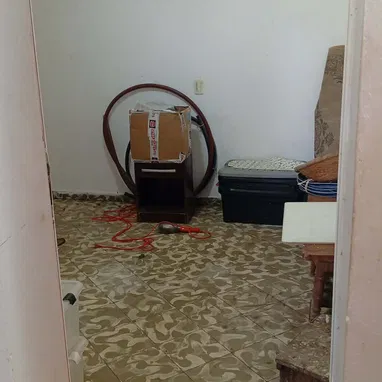 Vendo planta baja en el reparto Camilo Cienfuegos Pastorita 4 habitaciones 2baños y garage - Img 125932756