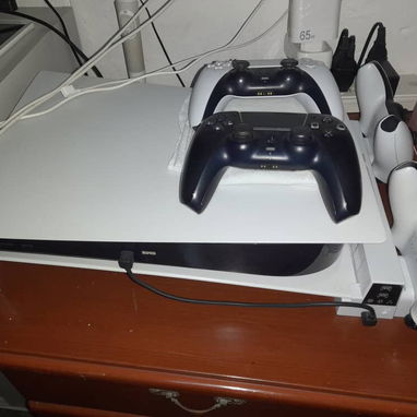 PS5 versión disco con 4 mandos y juegos. - Img 127652803