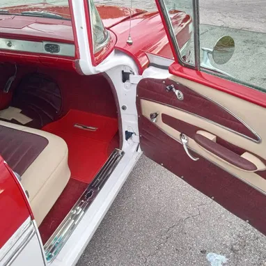 Se vende Chevrolet Bel Air 1958, restaurado de fábrica. Pintura bitono rojo y blanco, interior en rojo y crema, en excel - 7/8