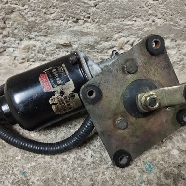 vendo un motor de limpia parabrisas de CLARIA - Img 123862665