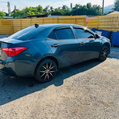Vendo o negocio toyota corolla del 2017 - Img 105694436