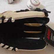 Combo béisbol $120 — Pelotas Wilson y Rawlings nuevas + Guante Wilson 11.5" nuevo + Bate Easton BEAST X usado. Listo par - Img 55270692